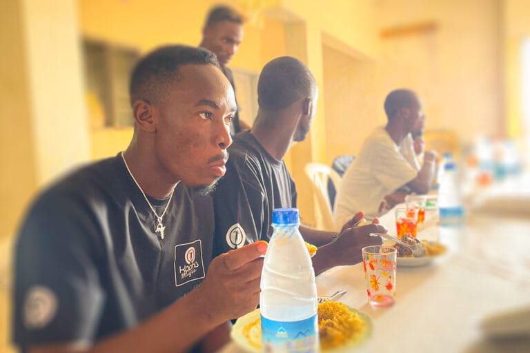 Le 3 janvier 2026, KOPHI'S MUSIC, label de KOPHI'S GROUP SAS, a accueilli ses nouveaux artistes signés — ALL FOR JESUS et Eustache Melody — autour d'un déjeuner intime chez le Président Fondateur.