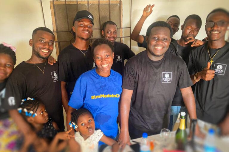 Le 3 janvier 2026, KOPHI'S MUSIC, label de KOPHI'S GROUP SAS, a accueilli ses nouveaux artistes signés — ALL FOR JESUS et Eustache Melody — autour d'un déjeuner intime chez le Président Fondateur.