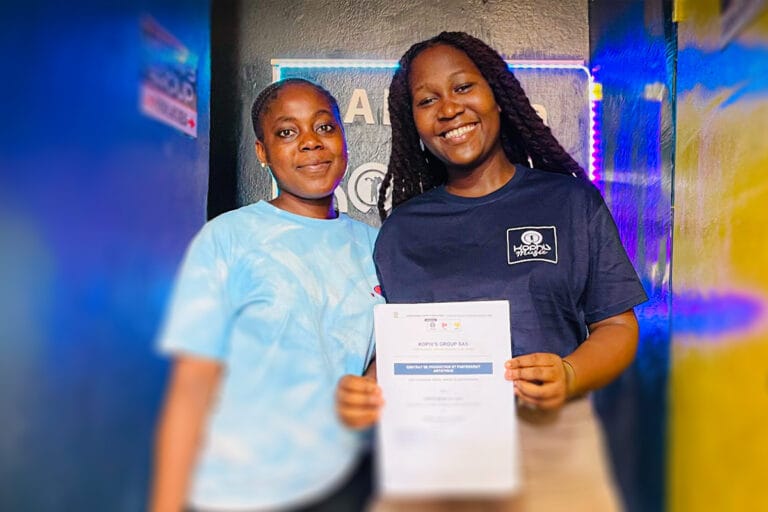 DOLIE REJOINT KOPHI'S MUSIC : LA PREMIÈRE ARTISTE FÉMININE DU LABEL