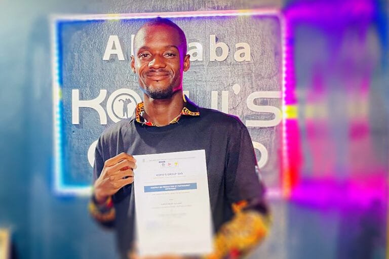 EUSTACHE MÉLODY SIGNE CHEZ KOPHI'S MUSIC - LE CHANTRE IVOIRIEN REJOINT LE LABEL URBAN GOSPEL D'ABIDJAN